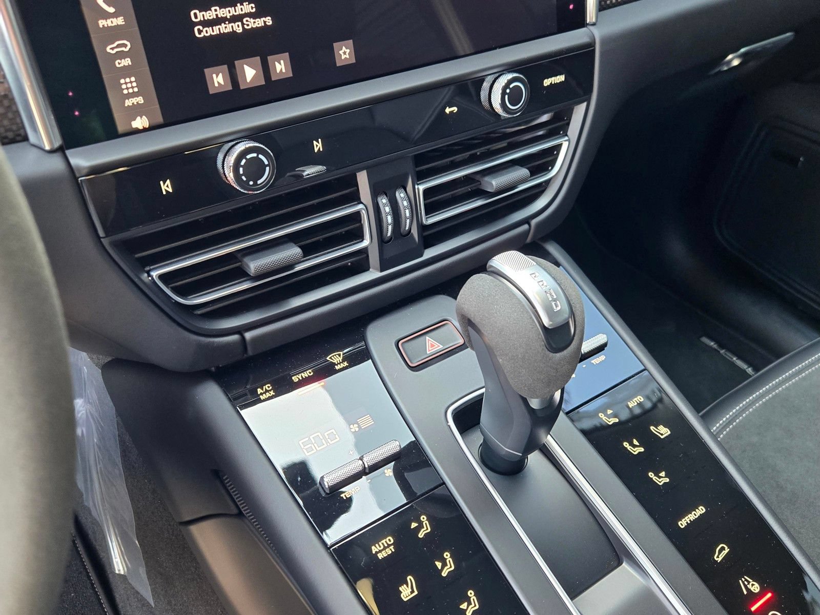 New 2026 Porsche Macan GTS AWD/4WD image 22