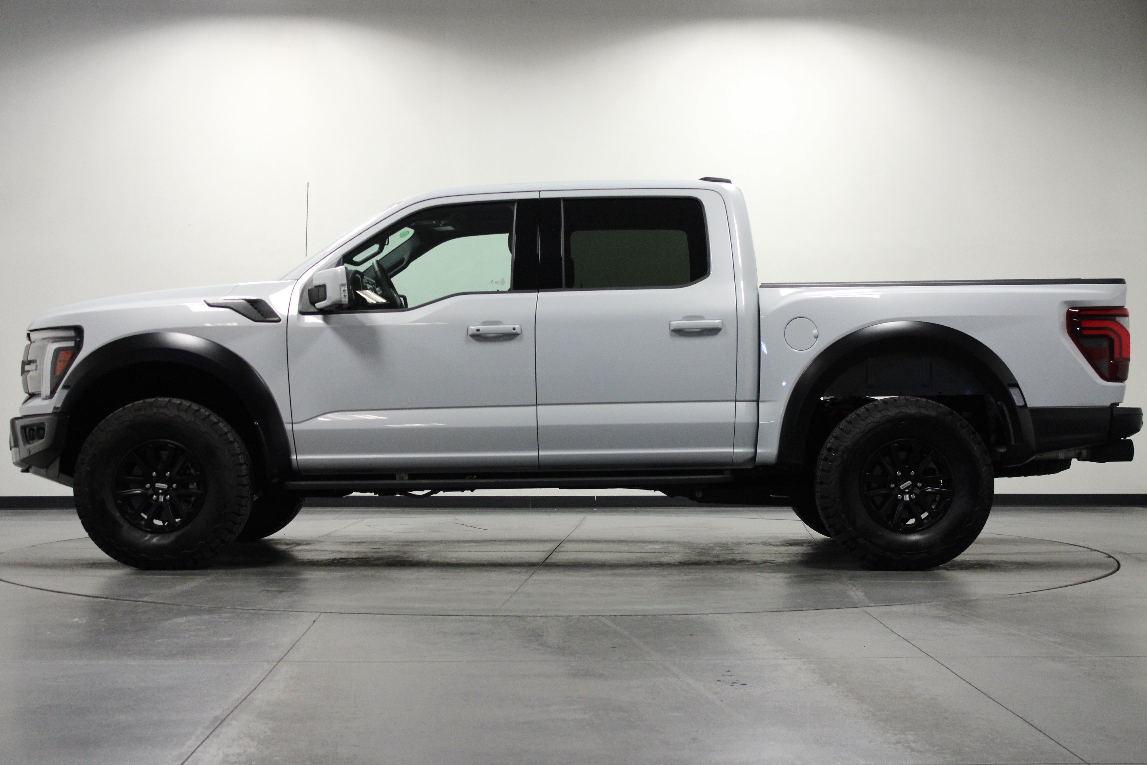 Used 2025 Ford F150 Raptor AWD/4WD image 7
