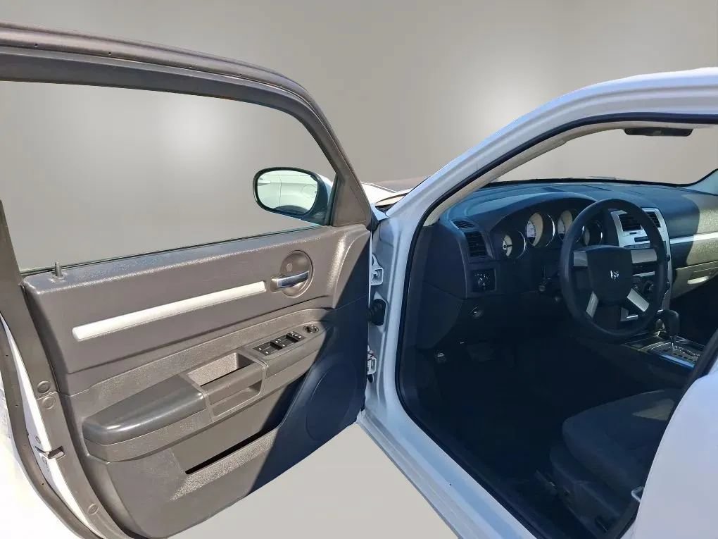 Used 2010 Dodge Charger SXT RWD image 19