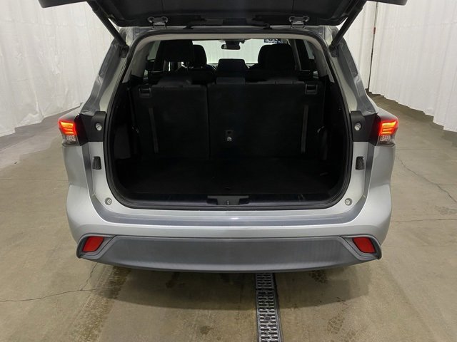 Certified 2020 Toyota Highlander LE image 12