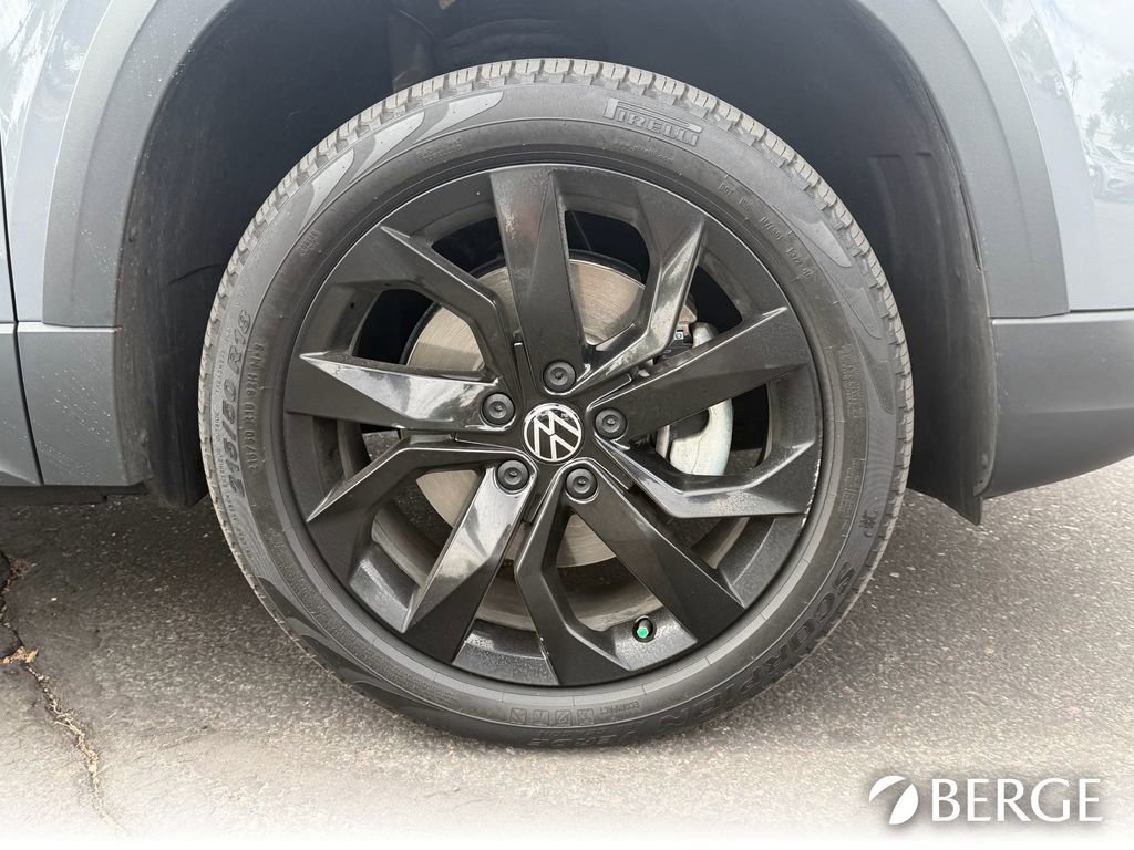 Used 2022 Volkswagen Taos SE FWD image 11