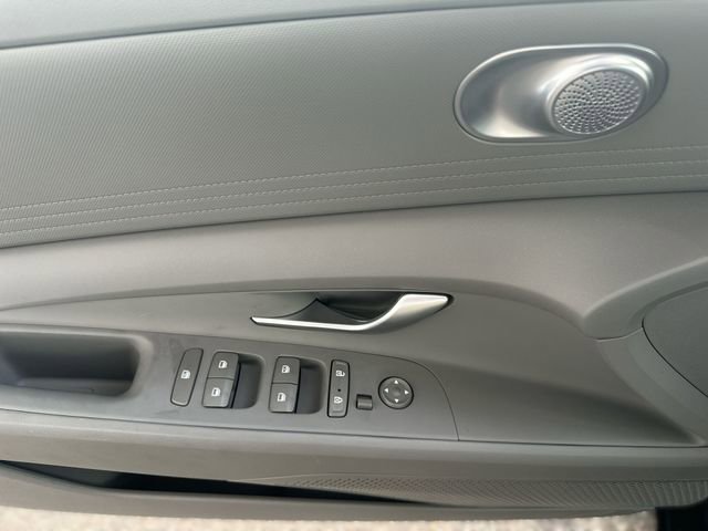 Used 2023 Hyundai Elantra SEL w/ Cargo Package image 14