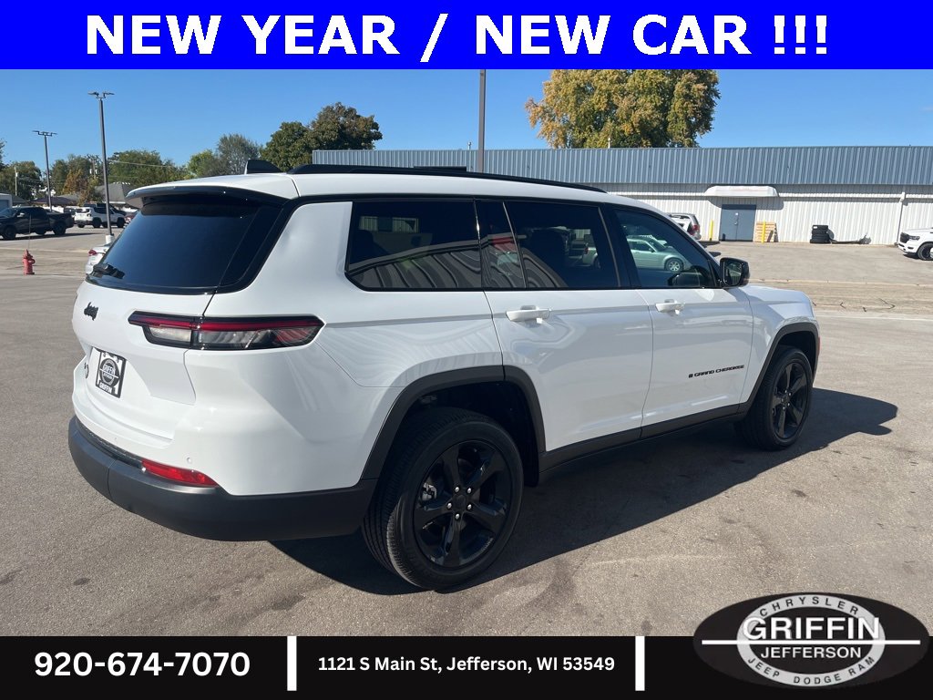 Used 2025 Jeep Grand Cherokee L Altitude image 5