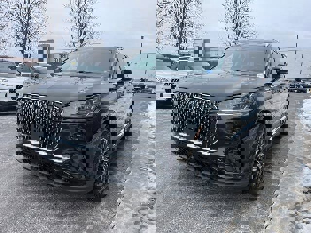 Used 2025 Lincoln Aviator Premiere image 3