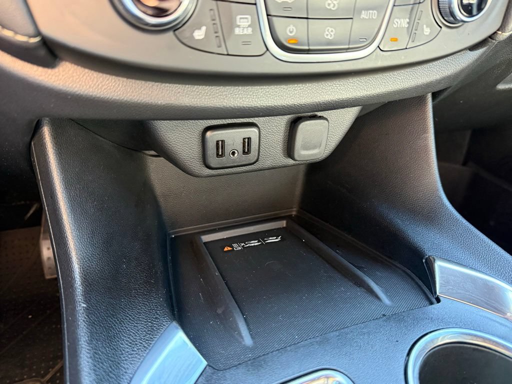 Used 2024 Chevrolet Traverse LT w/ LPO, Floor Liner Package FWD image 18