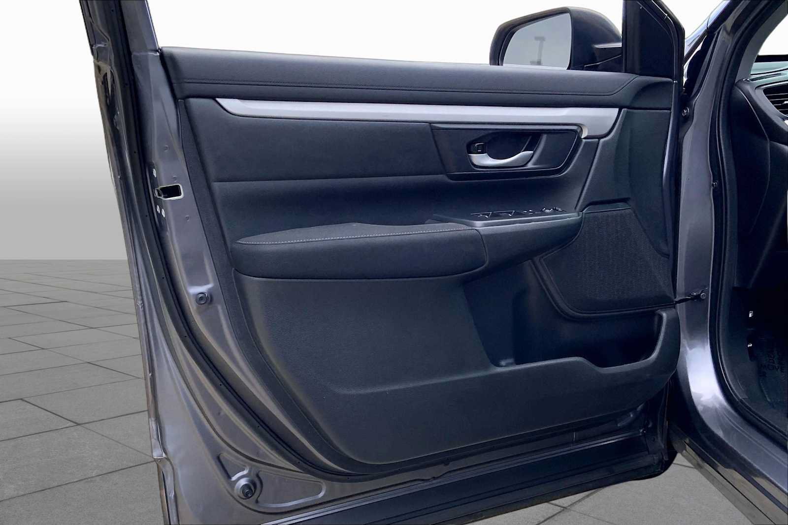 Used 2018 Honda CR-V LX image 16