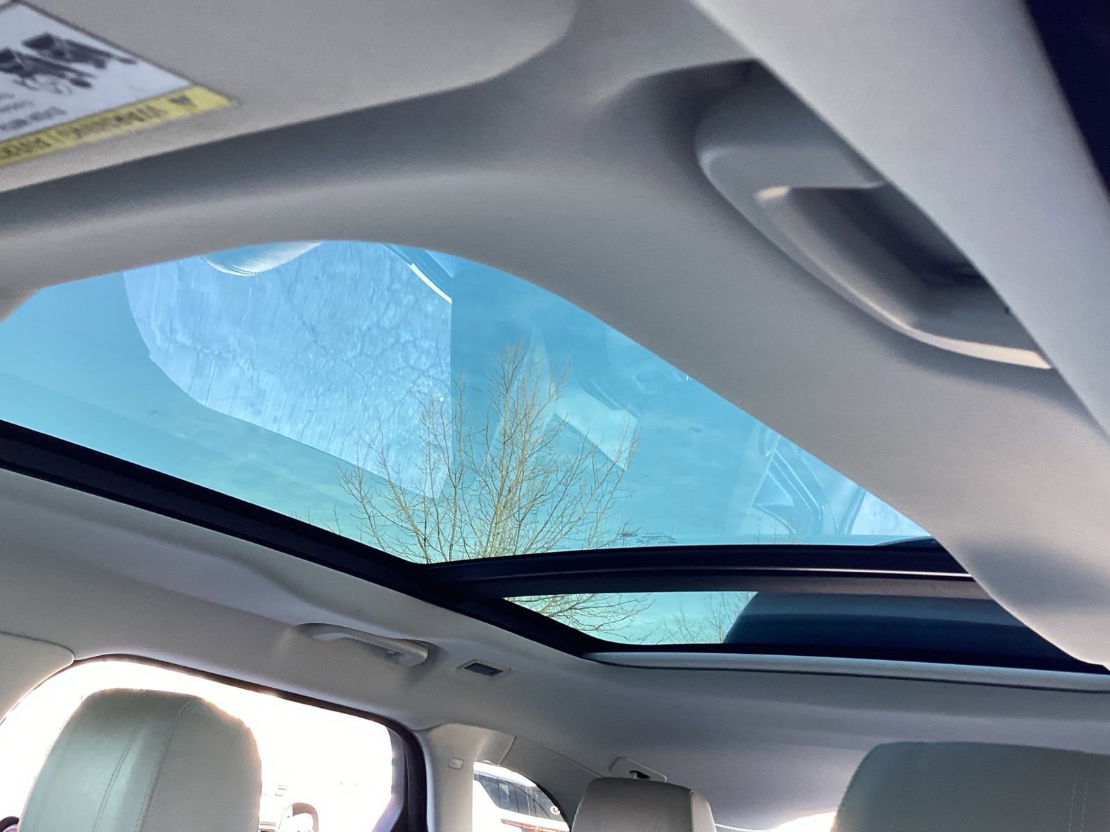 Used 2019 Land Rover Range Rover Velar S image 10