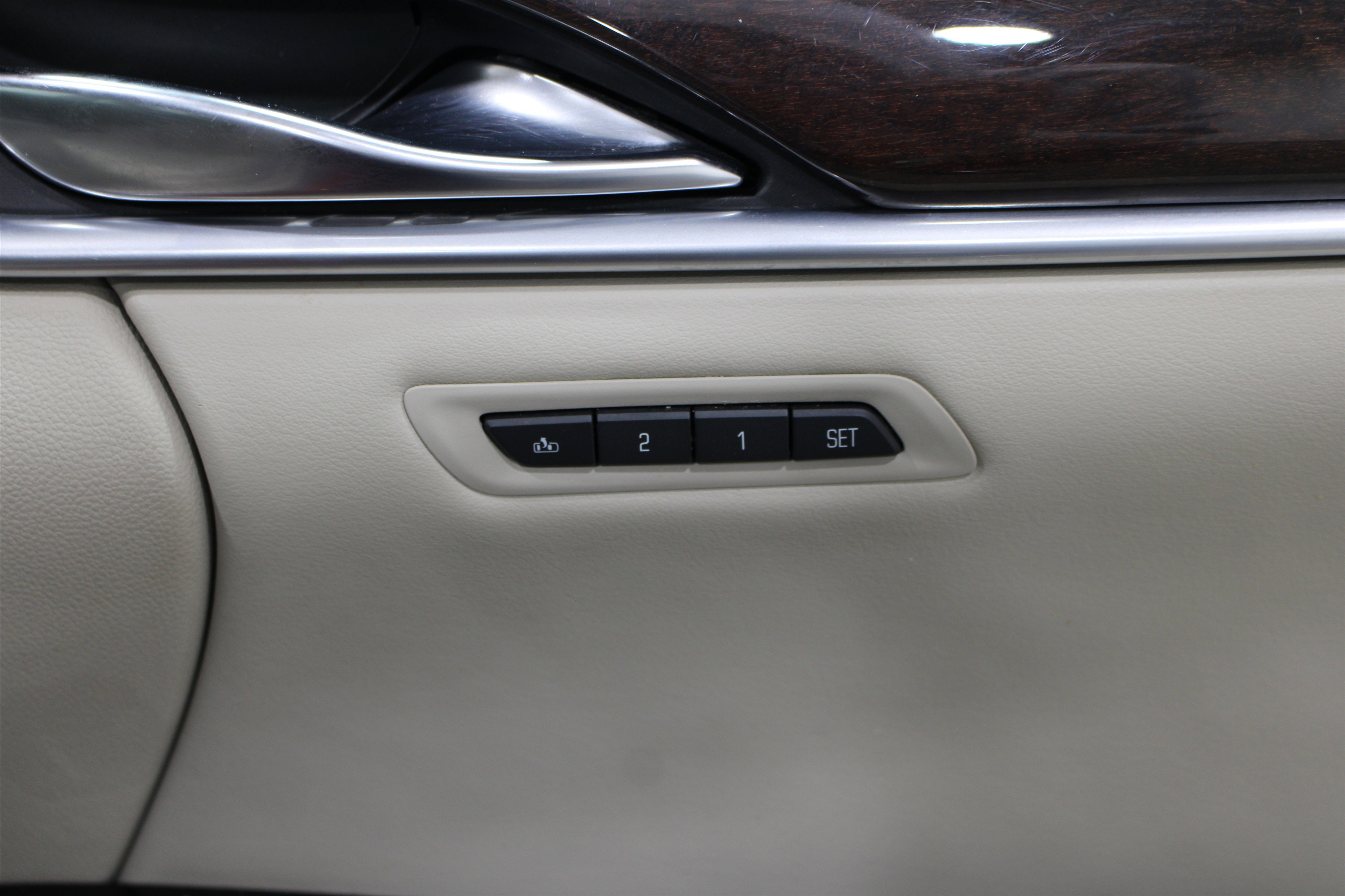 Used 2016 Cadillac XTS Luxury w/ Driver Awareness Package image 33