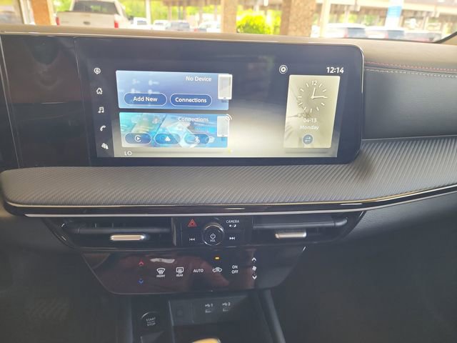 Used 2025 Nissan Kicks SR image 17