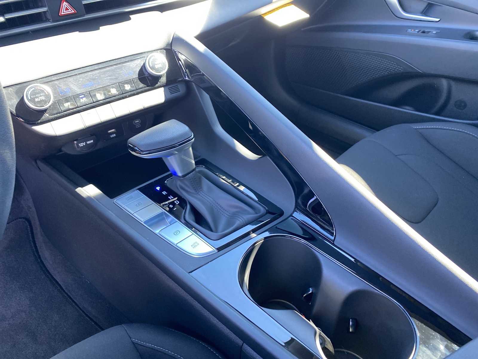 Certified 2025 Hyundai Elantra Blue image 17