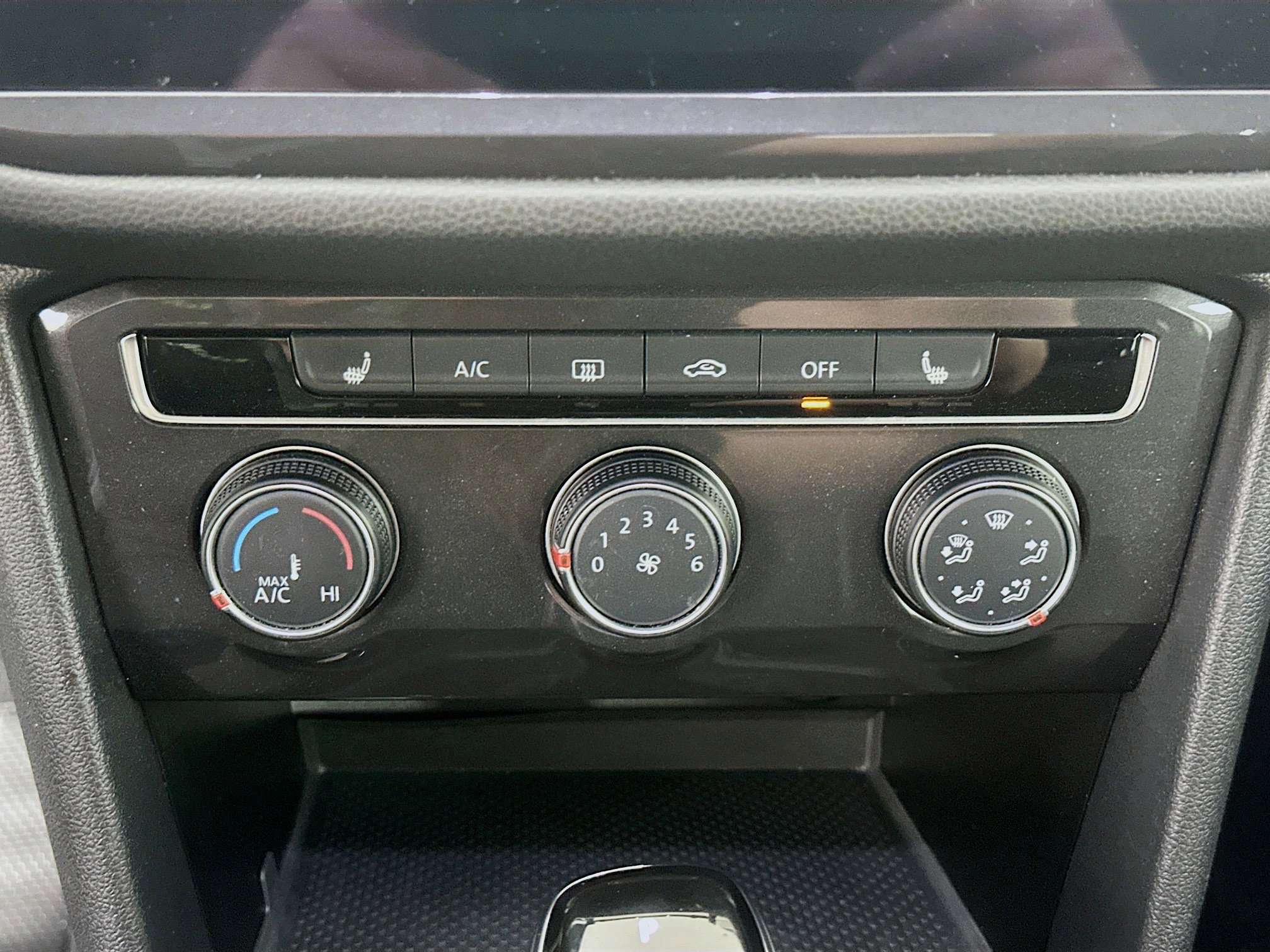 Used 2024 Volkswagen Tiguan Wolfsburg Edition image 23