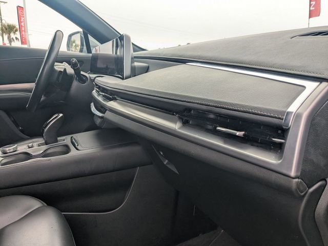 Used 2024 Cadillac XT4 Premium Luxury AWD/4WD image 34