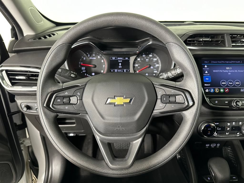 Used 2023 Chevrolet TrailBlazer LT w/ Convenience Package AWD/4WD image 12