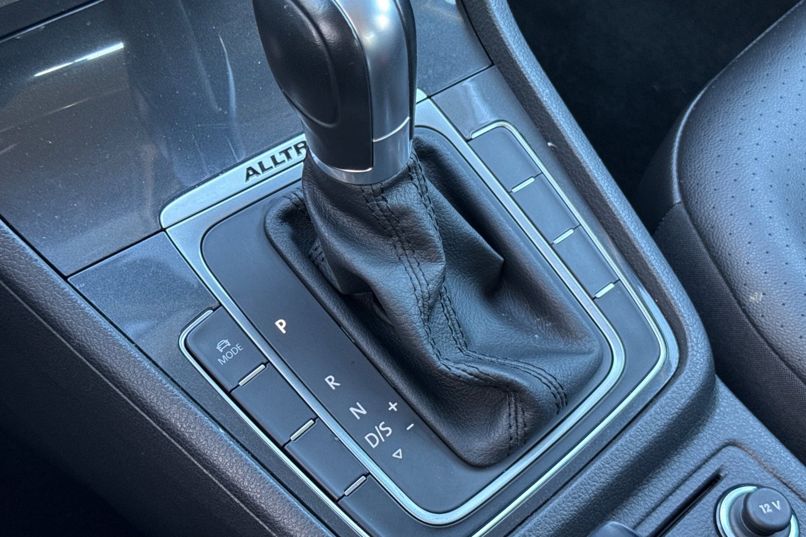 Used 2019 Volkswagen Golf Alltrack S image 21