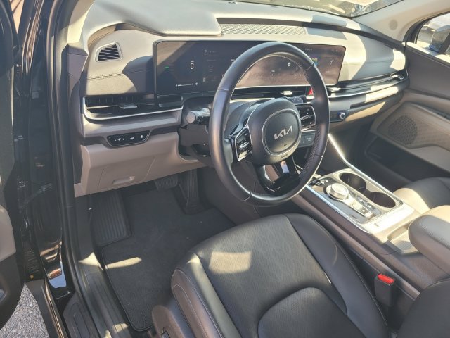 Used 2026 Kia Carnival EX FWD image 9
