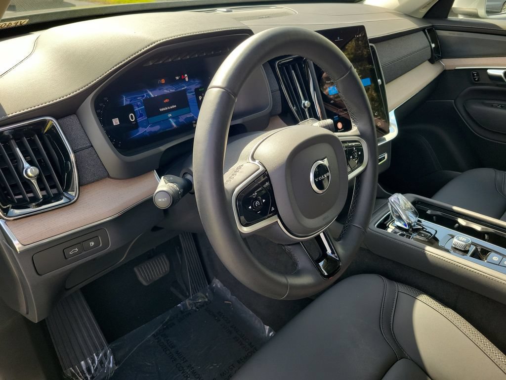 Used 2025 Volvo XC90 T8 Plus w/ Protection Package Premier AWD/4WD image 20