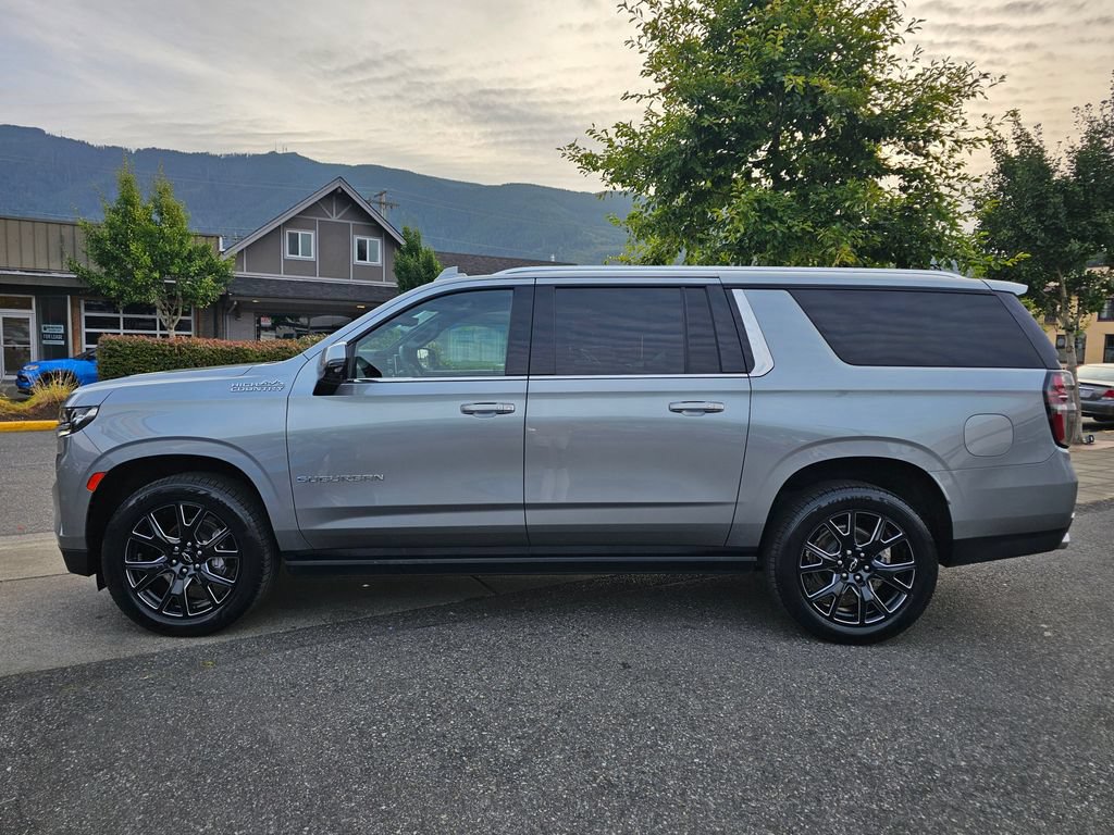 Used 2023 Chevrolet Suburban High Country w/ Premium Package 2 AWD/4WD image 8
