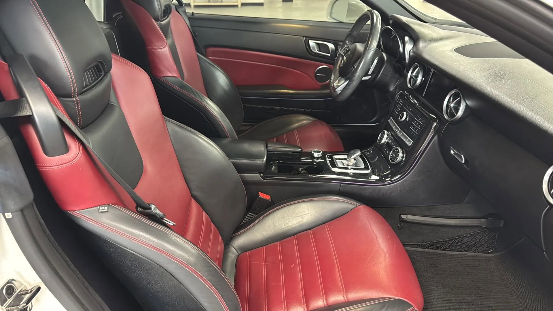 Used 2020 Mercedes-Benz SLC 300 image 10