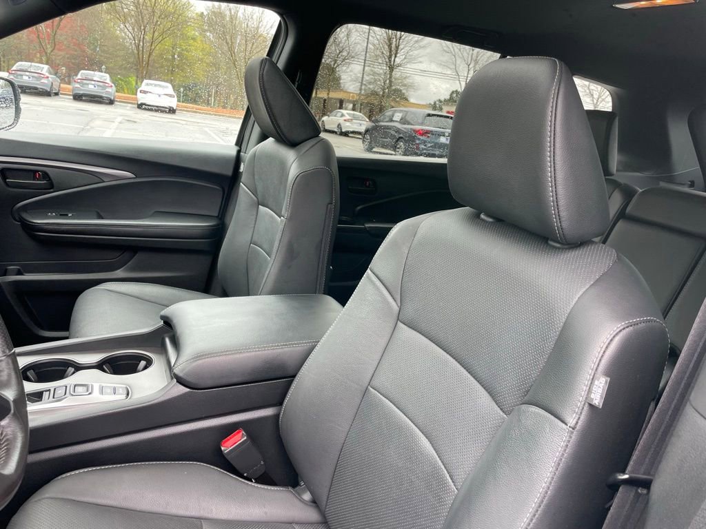 Certified 2025 Honda Passport EX-L image 26