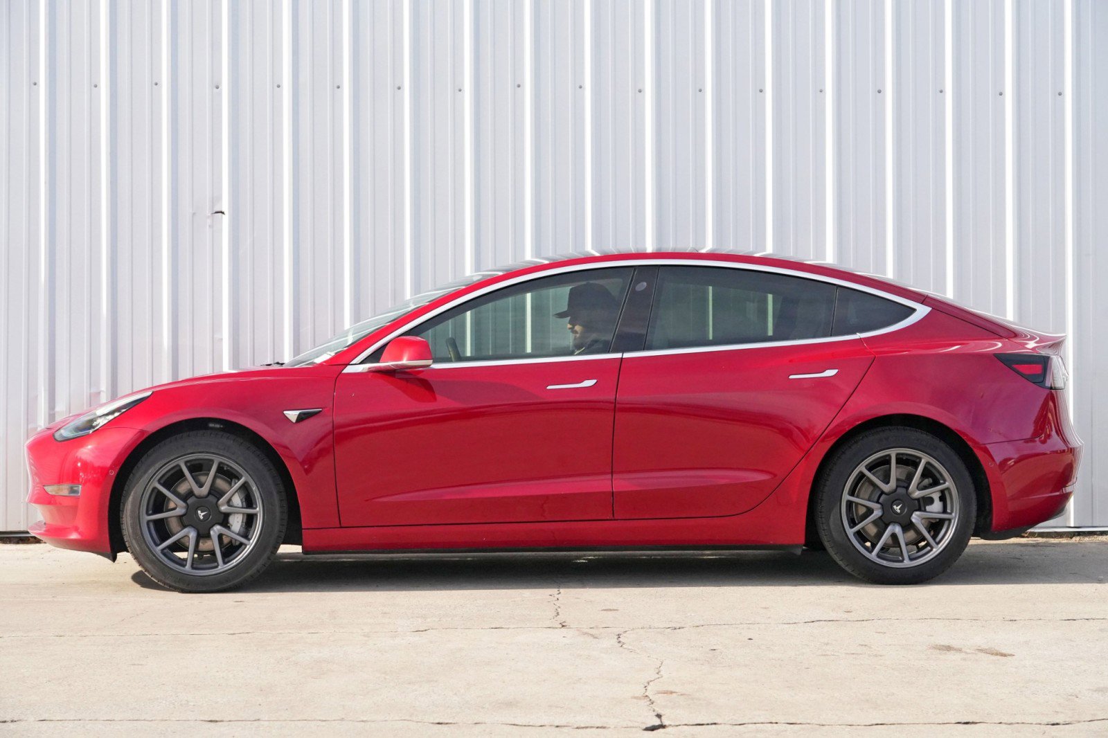 Used 2020 Tesla Model 3 Standard Range Plus image 8