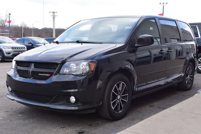 Used 2017 Dodge Grand Caravan SXT w/ Driver Convenience Group image 12