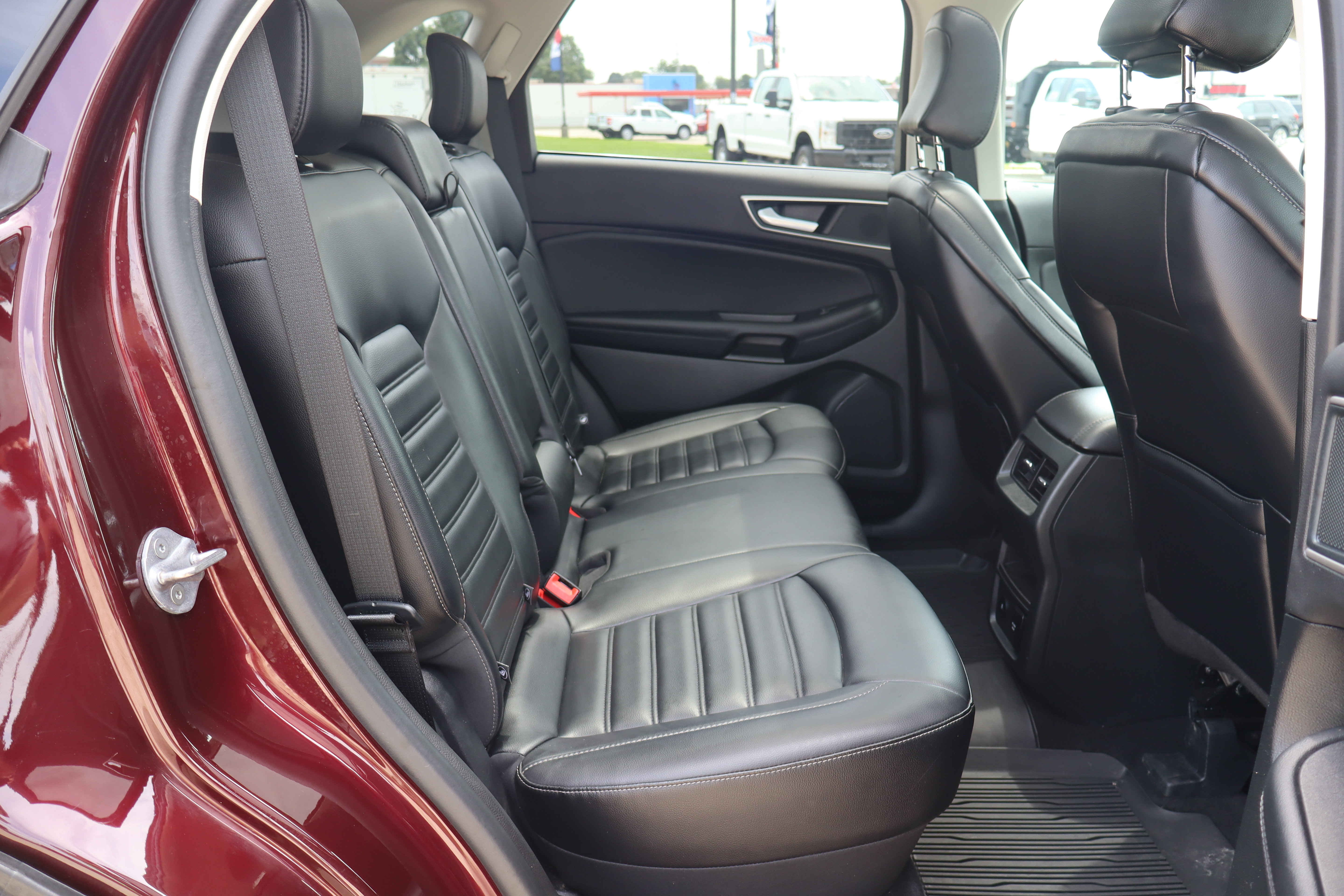 Used 2024 Ford Edge SEL w/ Convenience Package AWD/4WD image 11