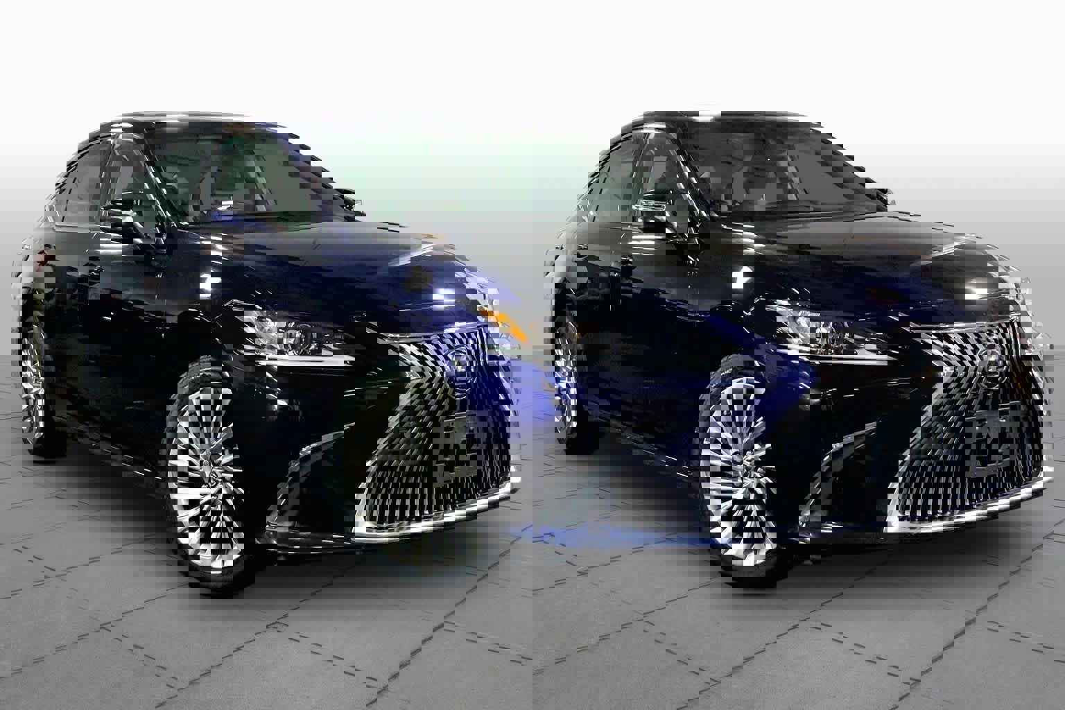 Used 2019 Lexus ES 350 w/ Accessory Package image 3