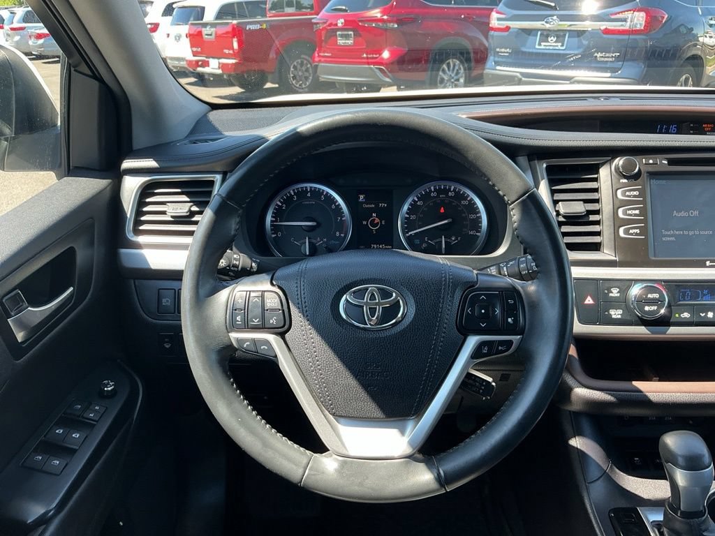 Used 2019 Toyota Highlander XLE AWD/4WD image 30