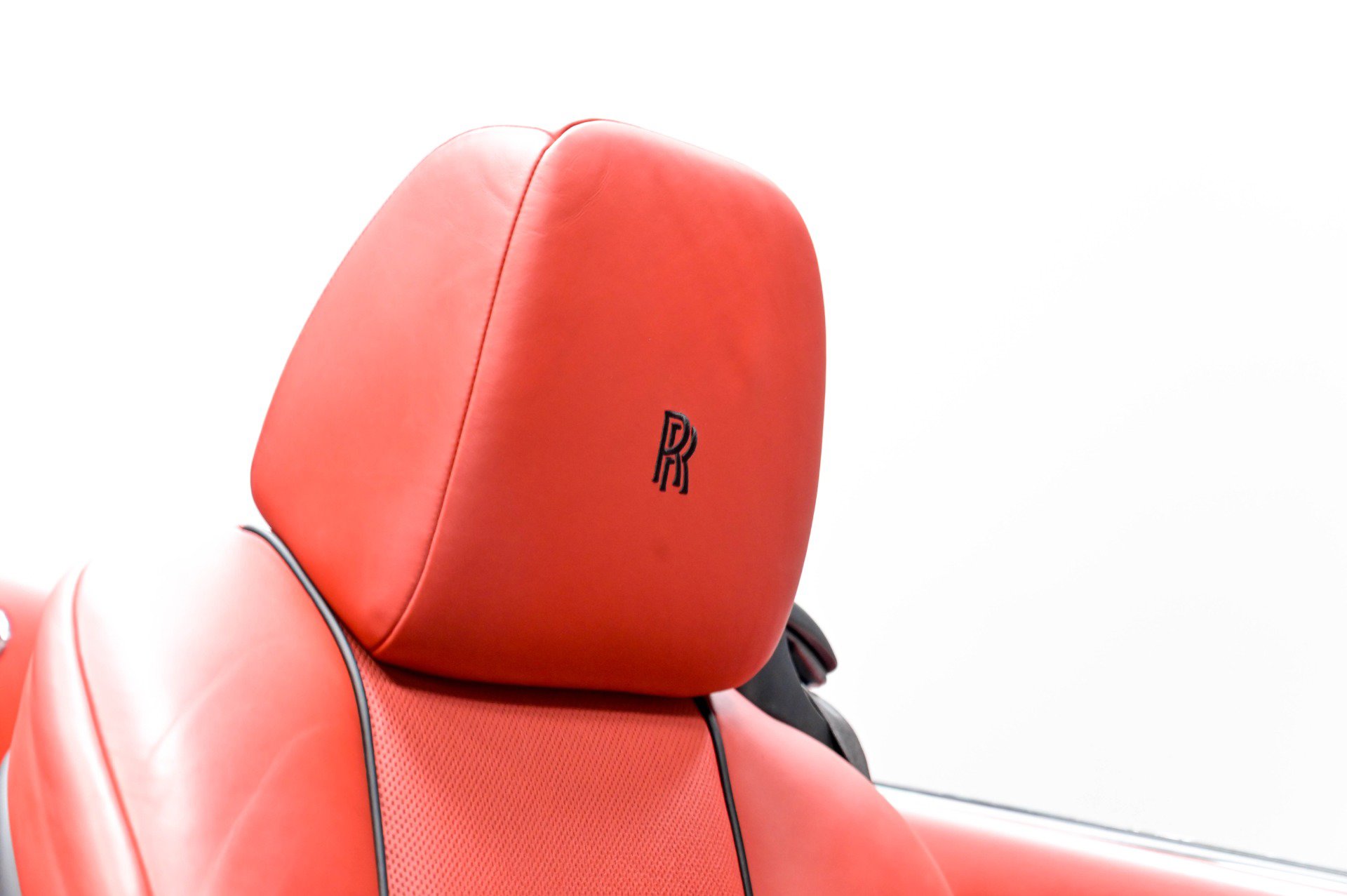 Used 2017 Rolls-Royce Dawn RWD image 61