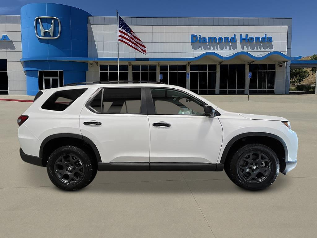 New 2026 Honda Pilot TrailSport image 8