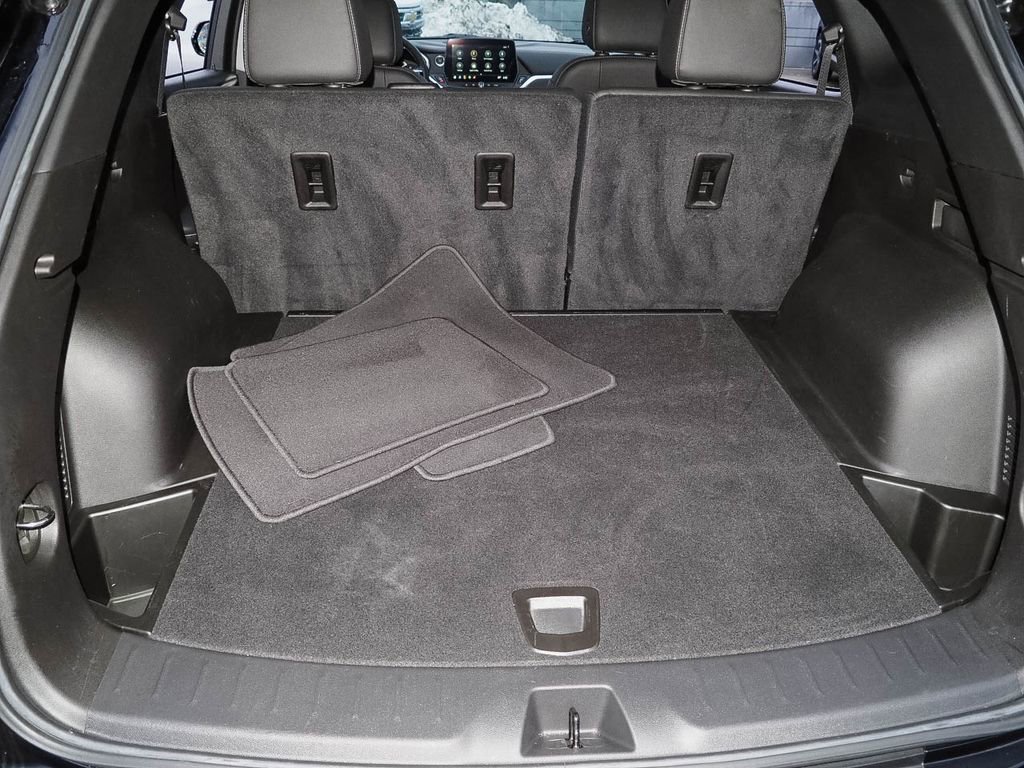 Used 2023 Chevrolet Blazer LT image 9