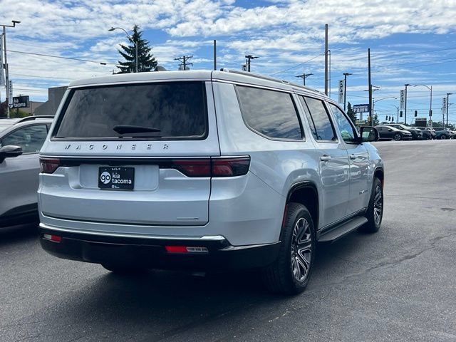 Used 2024 Jeep Wagoneer L Series II w/ Flexible Seating Group AWD/4WD image 7