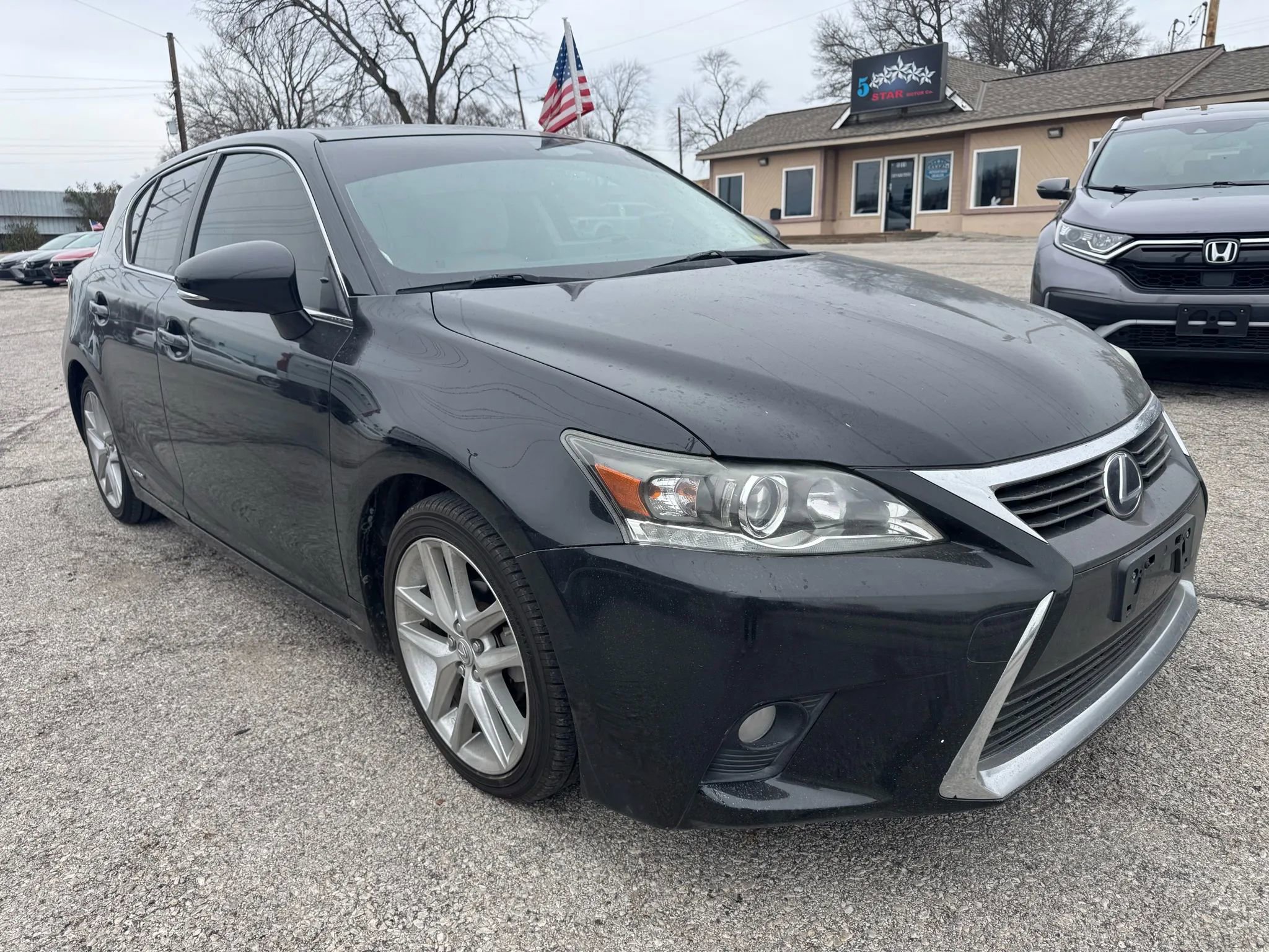 Used 2017 Lexus CT 200h w/ Navigation System Package image 1