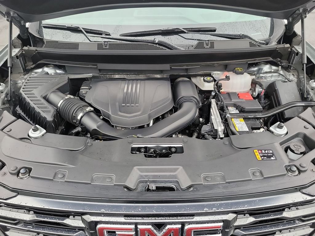 Used 2025 GMC Acadia AT4 image 30