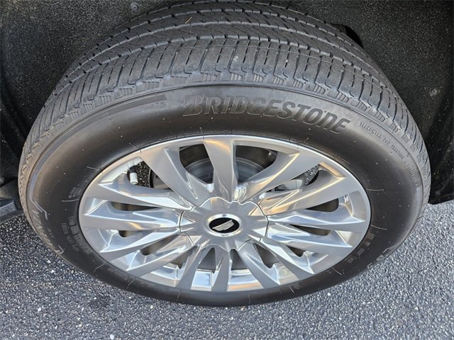 Used 2023 Cadillac Escalade ESV Premium Luxury image 14