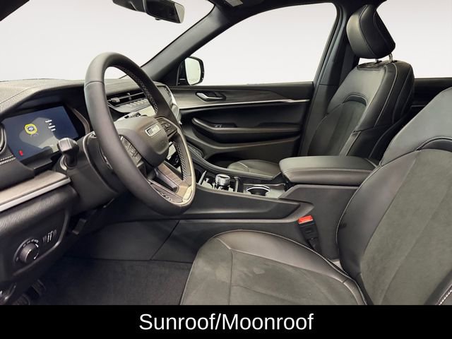 New 2026 Jeep Grand Cherokee Altitude image 8