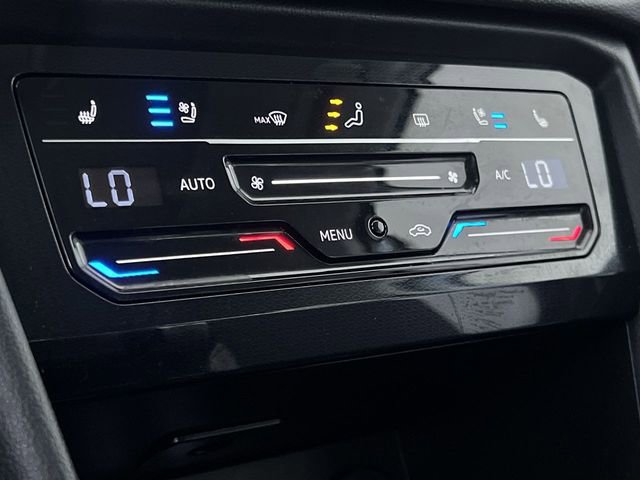 Used 2025 Volkswagen Taos SEL image 19