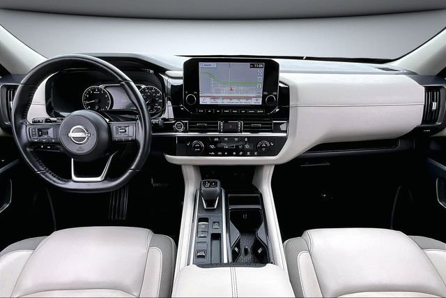 Used 2024 Nissan Pathfinder SL image 7