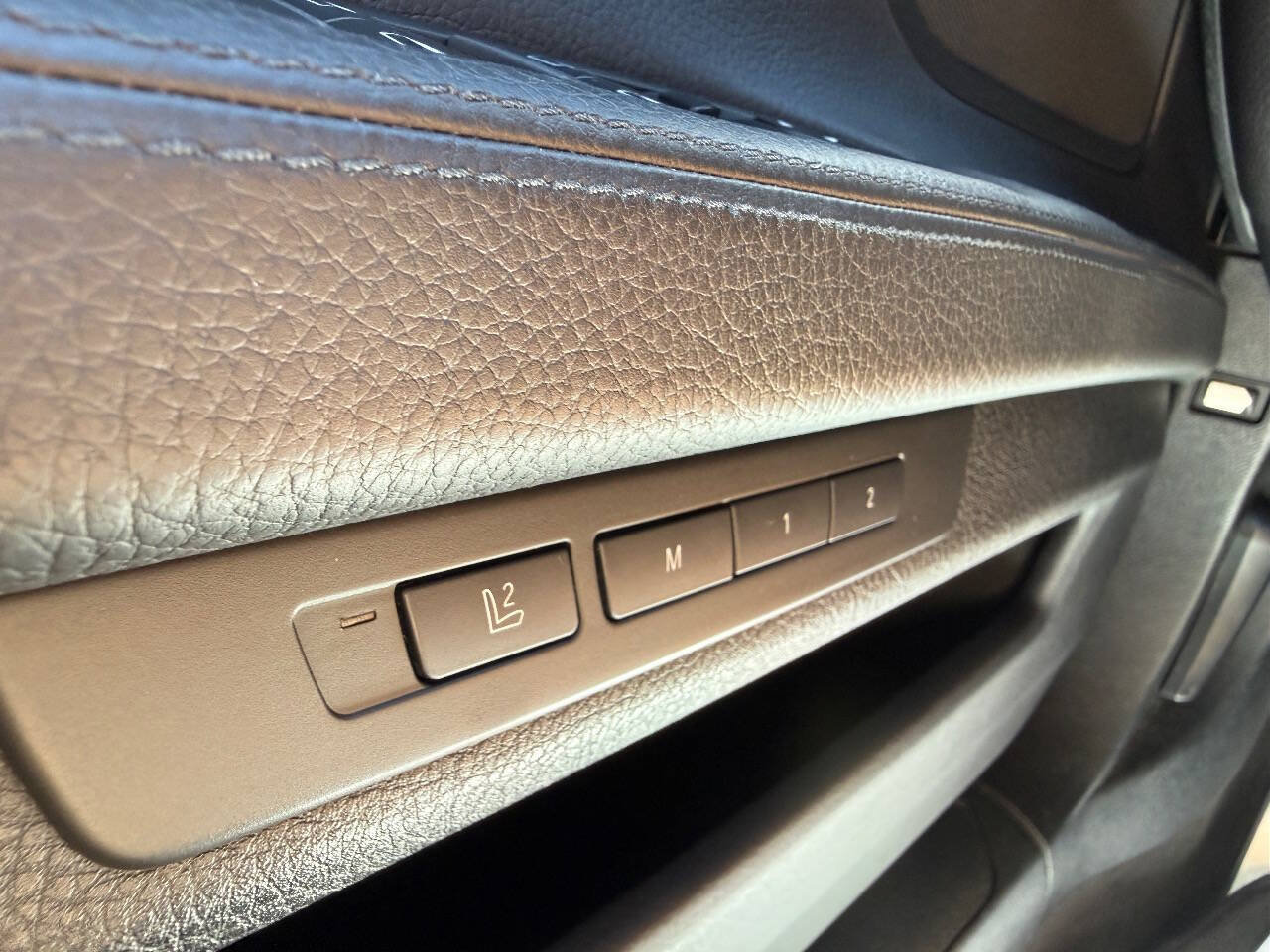 Used 2013 BMW 740Li xDrive AWD/4WD image 26