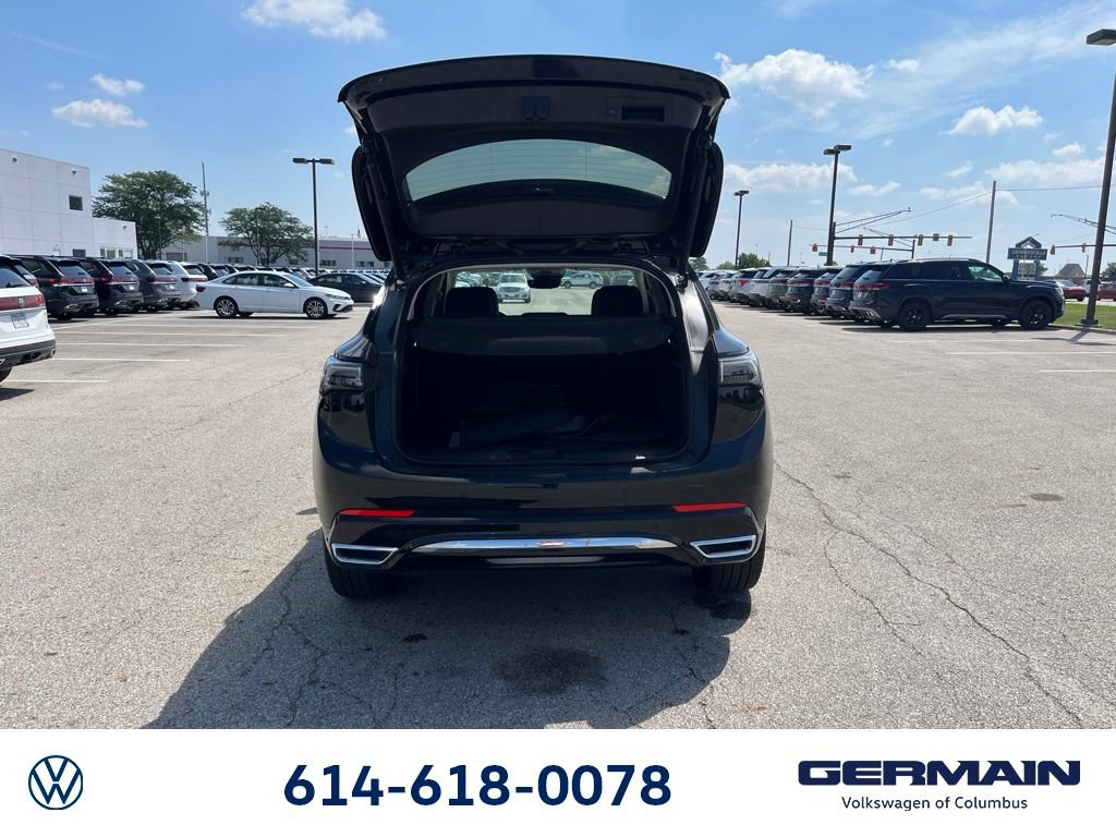 Used 2025 Buick Envision Avenir AWD/4WD image 19