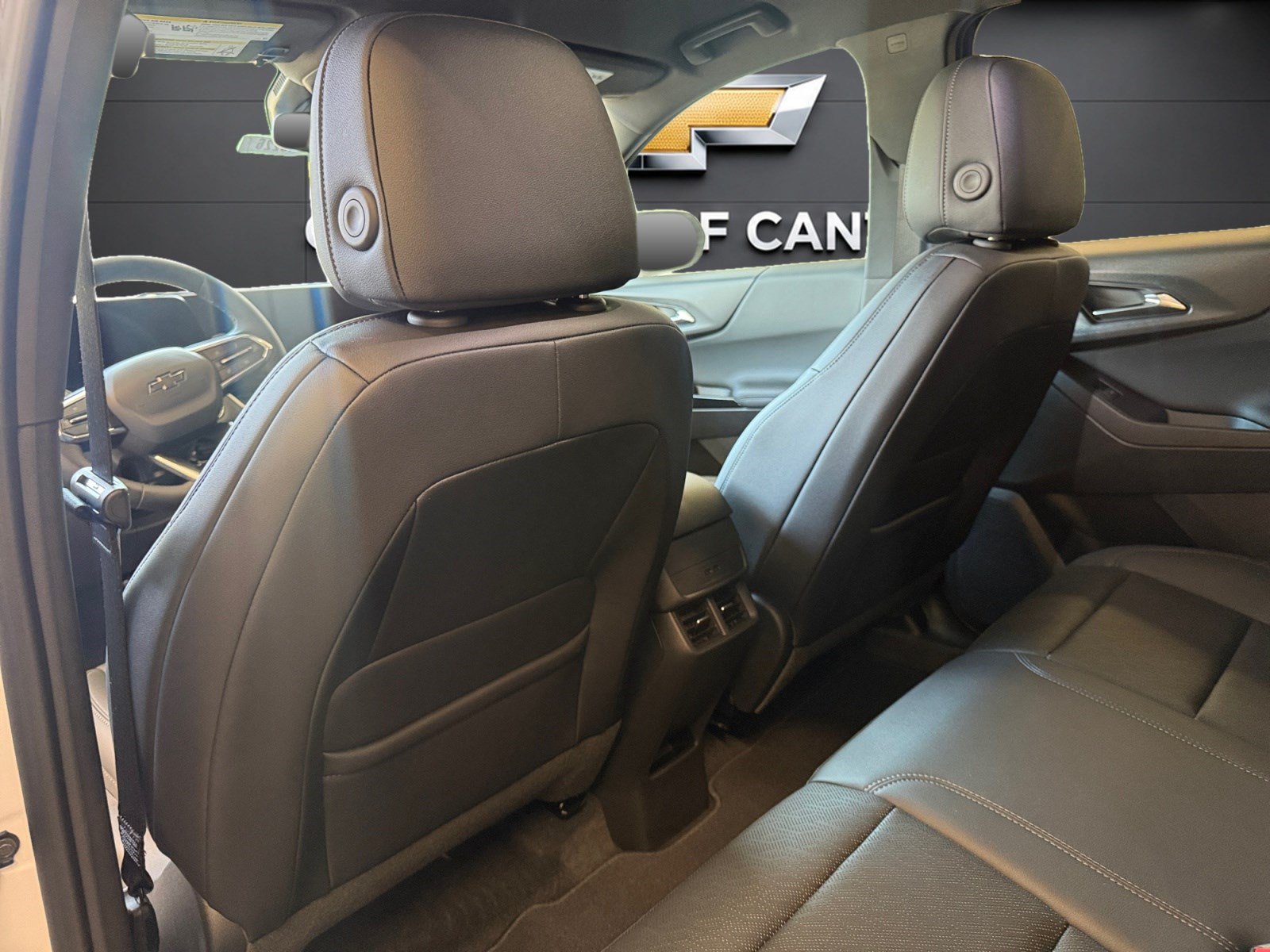 New 2027 Chevrolet Equinox LT w/ Convenience Package II FWD image 18