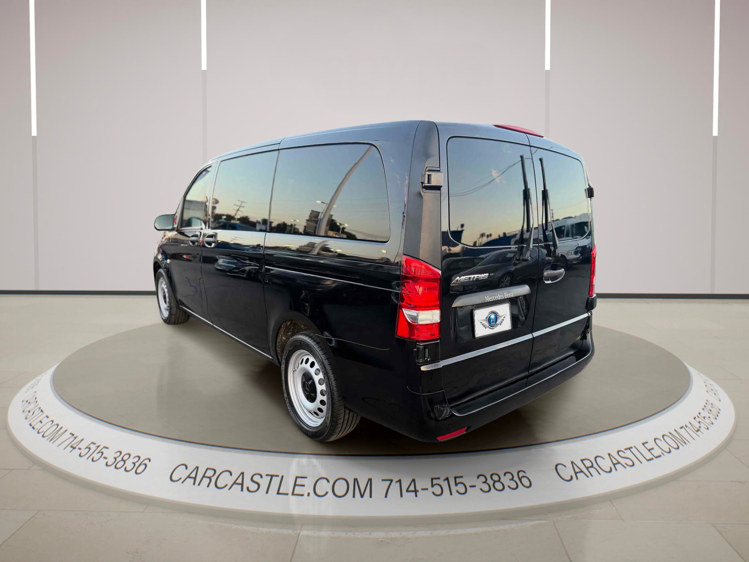 Used 2019 Mercedes-Benz Metris Passenger image 3