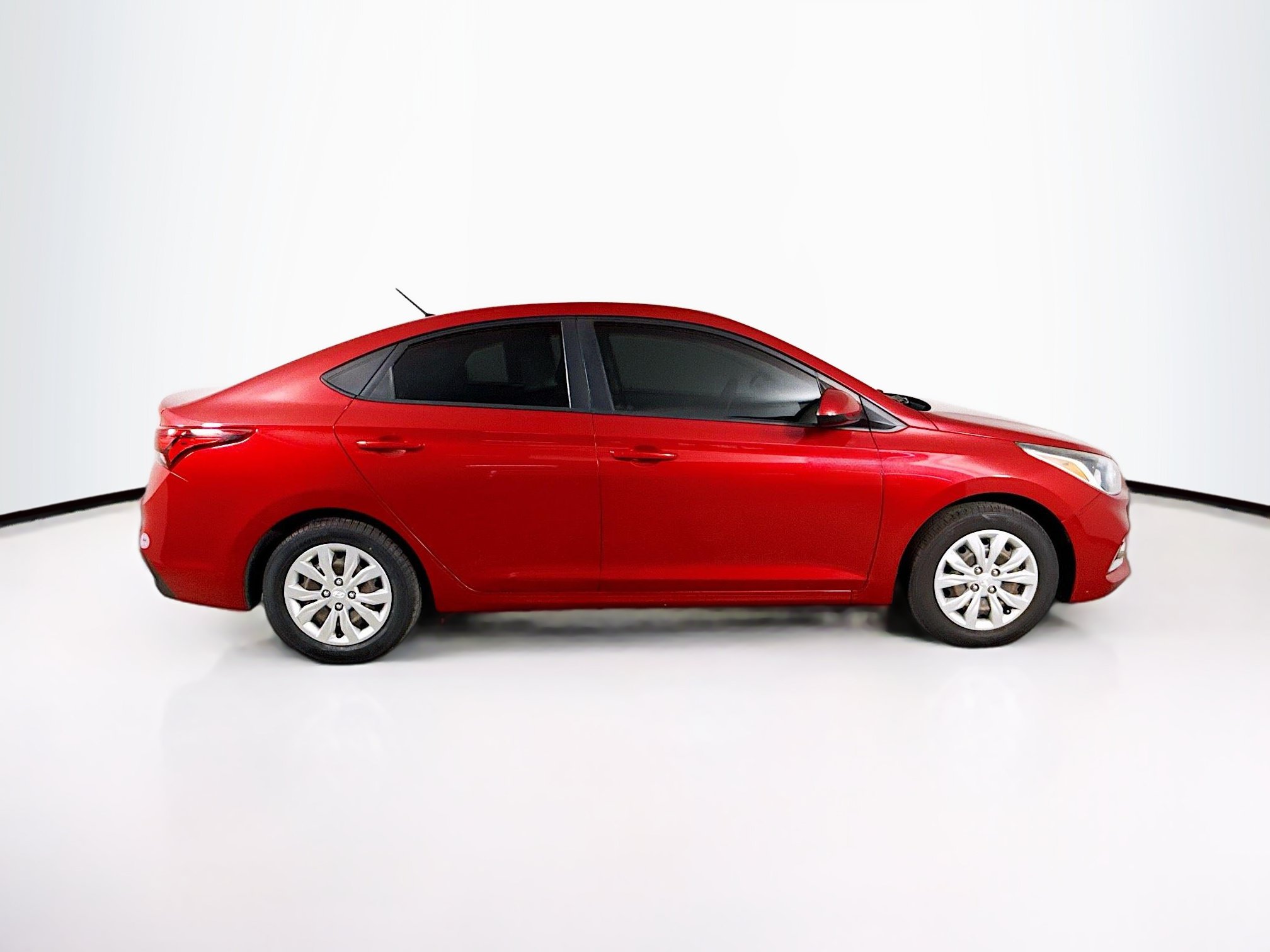 Used 2020 Hyundai Accent SE FWD image 2