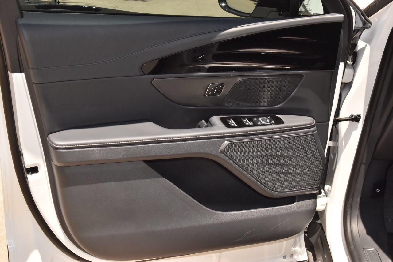 New 2026 Lincoln Nautilus Premier w/ Jet Appearance Package AWD/4WD image 36