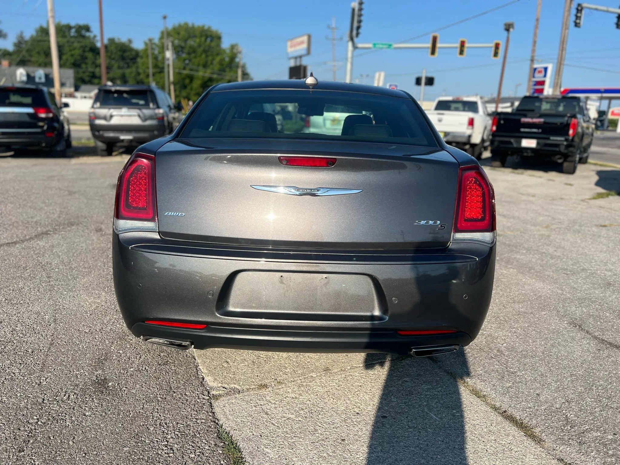 Used 2018 Chrysler 300 S w/ 300S Premium Group image 4