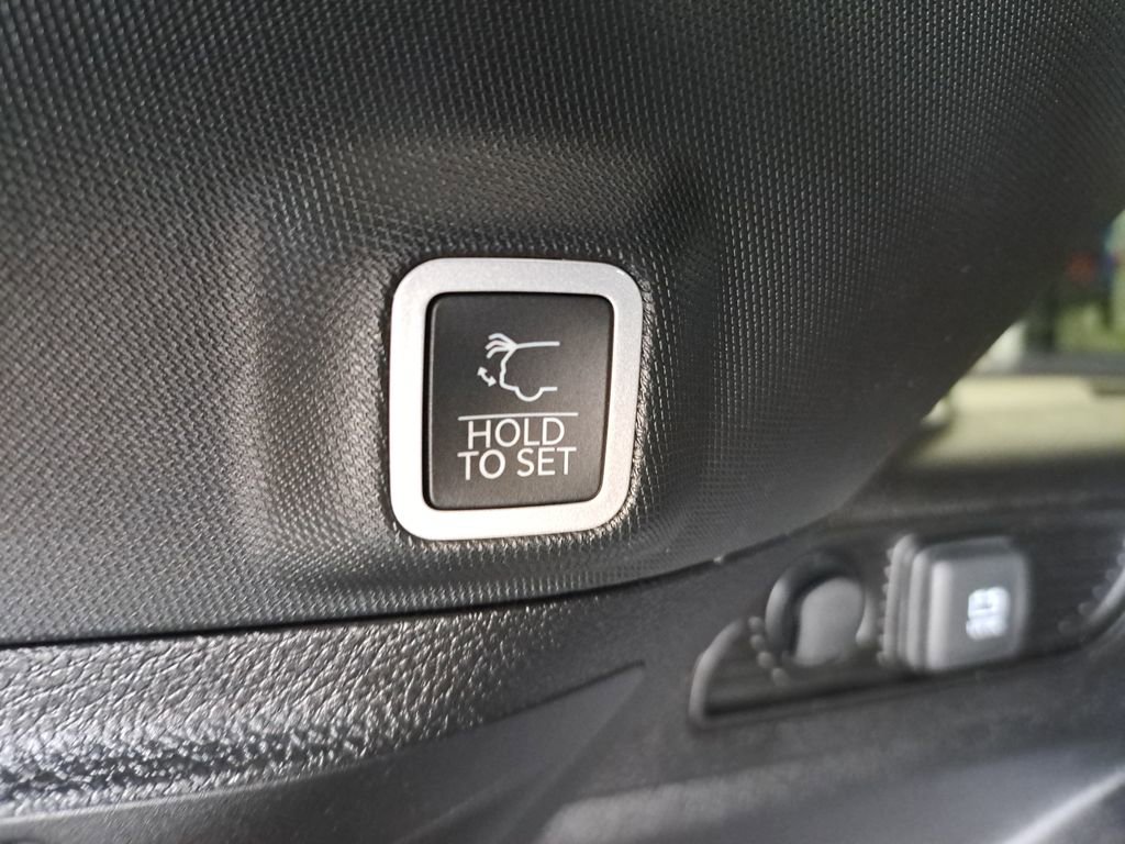 Used 2024 Jeep Grand Cherokee Altitude AWD/4WD image 14
