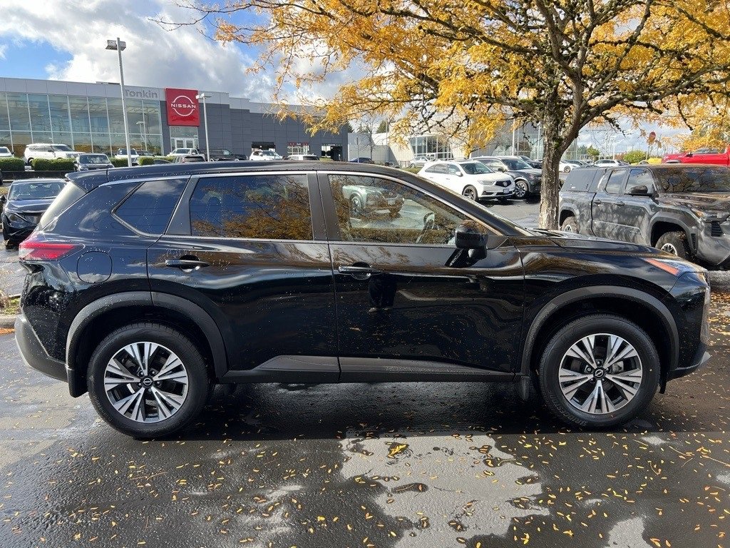 Used 2023 Nissan Rogue SV image 7