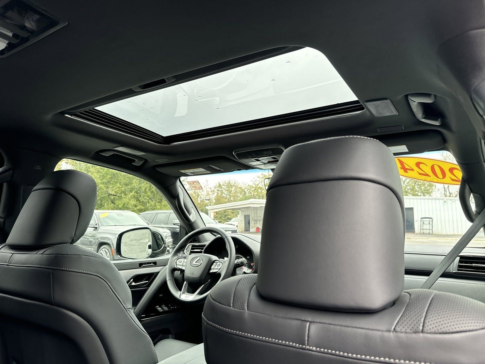 Used 2024 Lexus LX 600 F Sport image 37