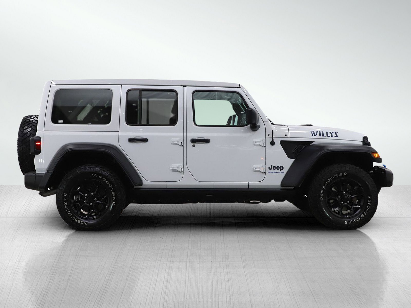 Used 2023 Jeep Wrangler Unlimited w/ Sun & Screen Package image 6