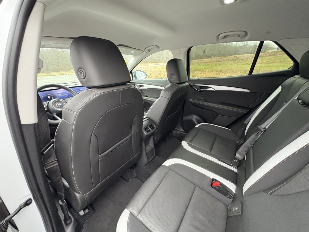 Used 2024 Buick Envision Sport Touring image 21